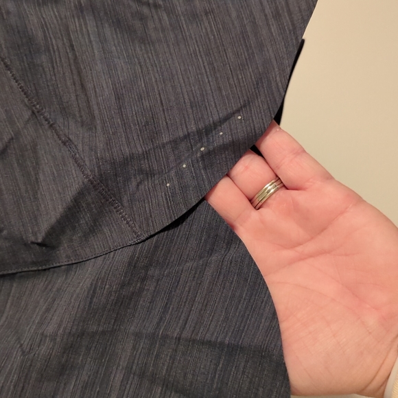 Athleta 3.5" Run With It textured shorts - Picture 6 of 7